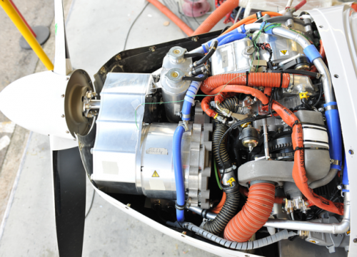 гибридный двигатель самолёта от Компании Сименс